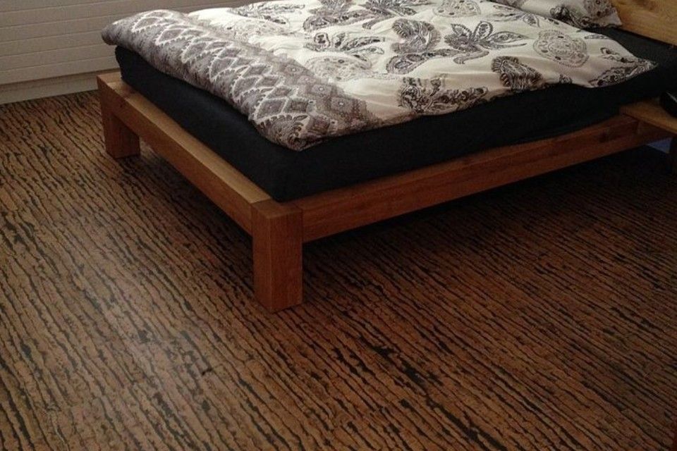 Parkett aus Kork-Tigre, Boden- und Wandbeläge Th. Keller