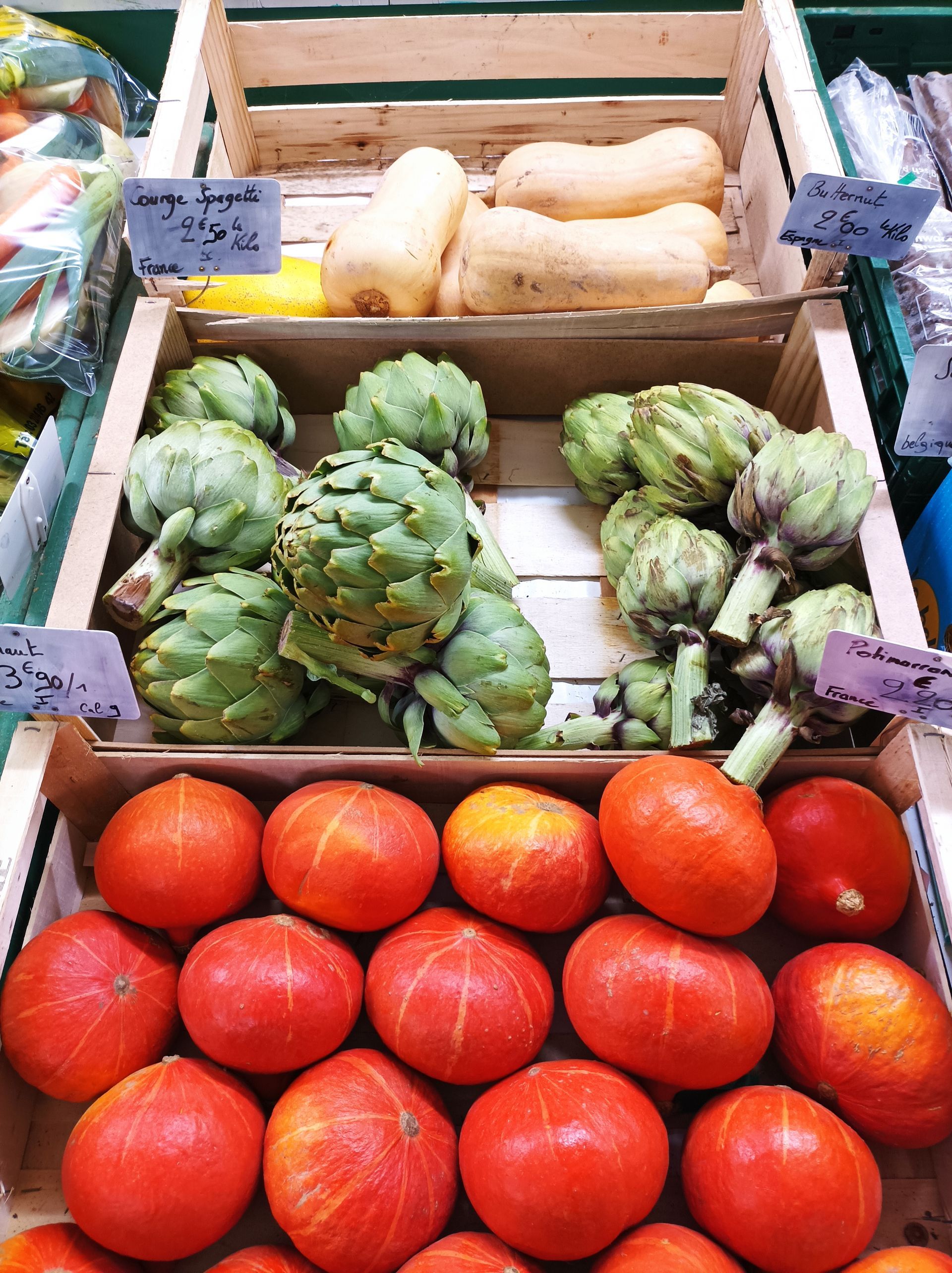 Cagettes d'artichauts et de courges