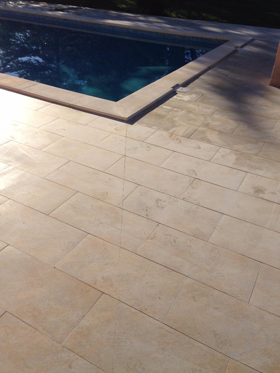 Plage de piscine Garéo