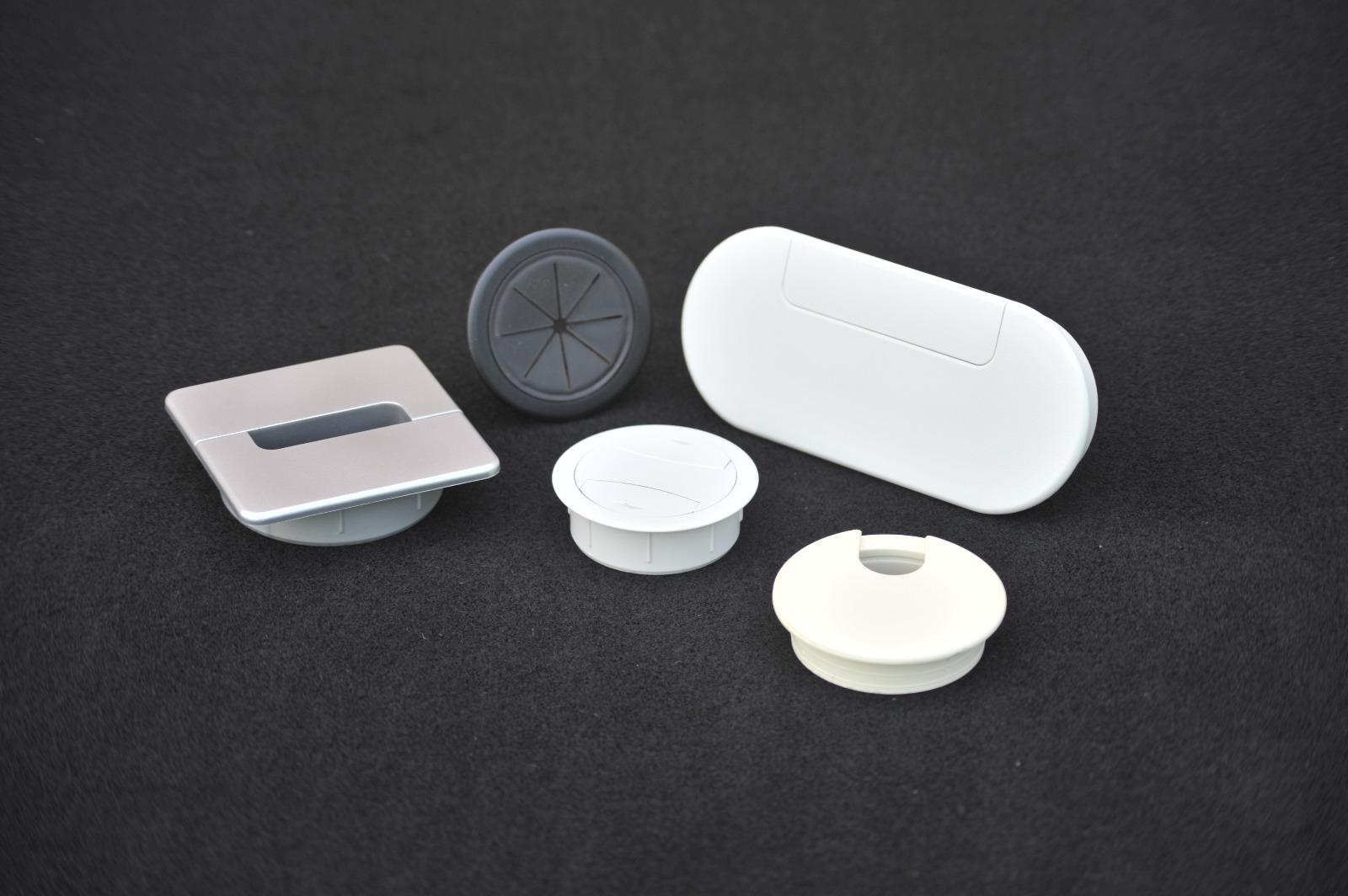 Produits plastiques pour mobilier de bureaux