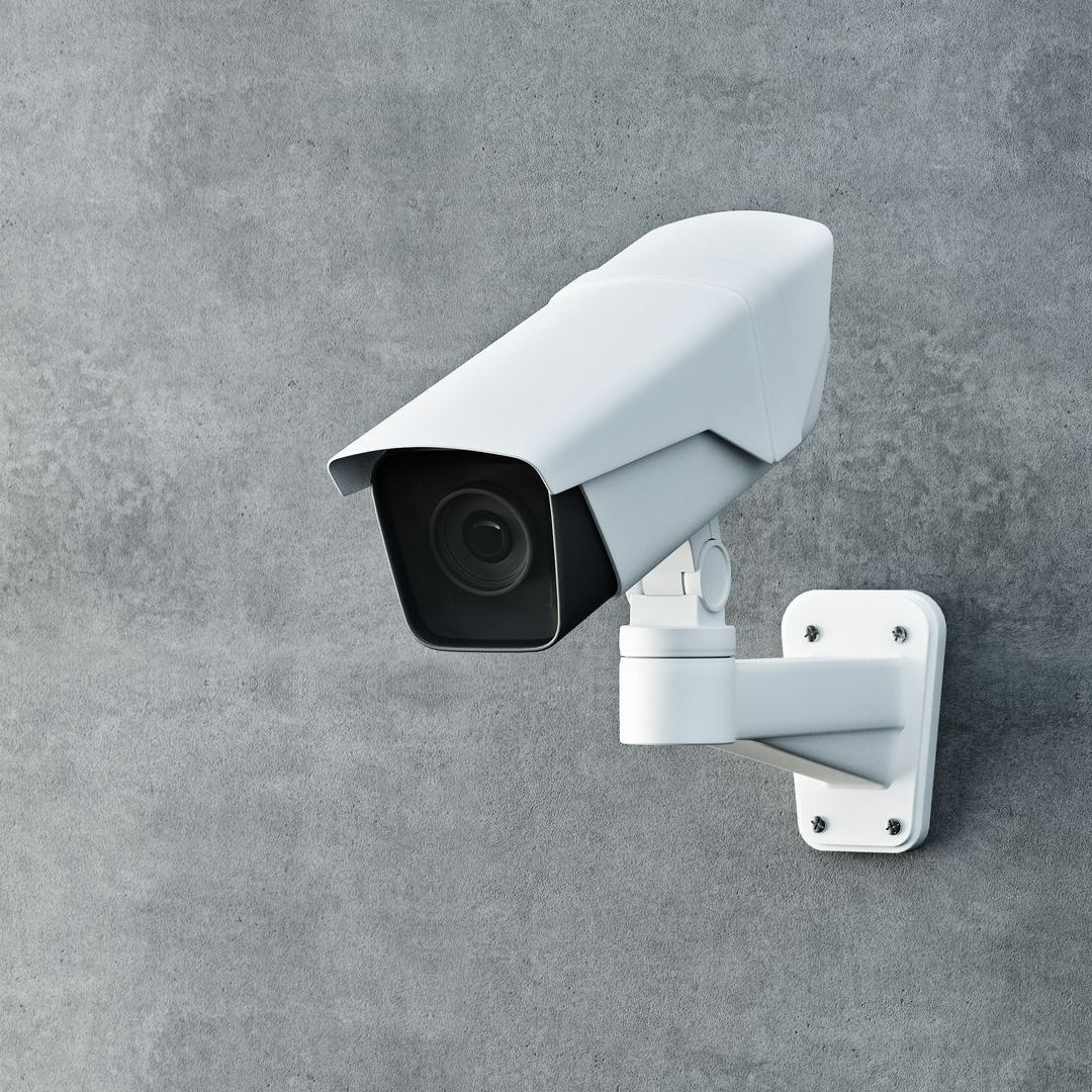 Une caméra de surveillance extérieure