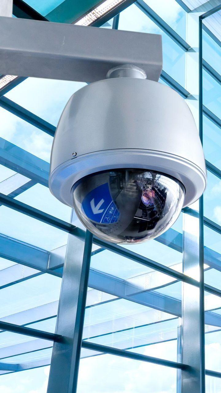 Une caméra de surveillance d'intrusion et de vidéosurveillance de type adressable ou conventionnel est à même d'équiper vos bâtiments tertiaires et industriels.