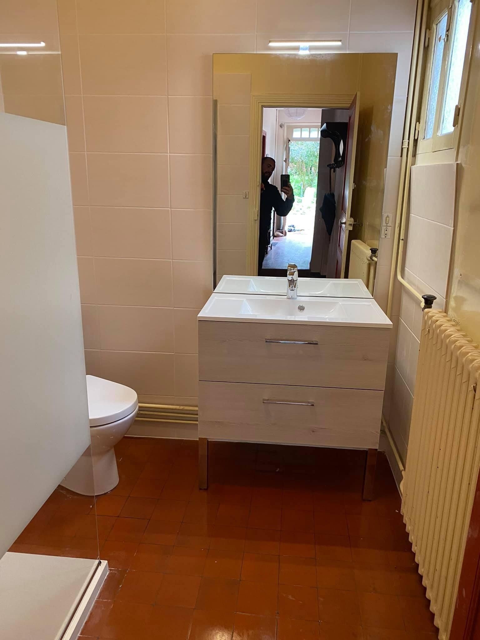 La pose de salle de bains