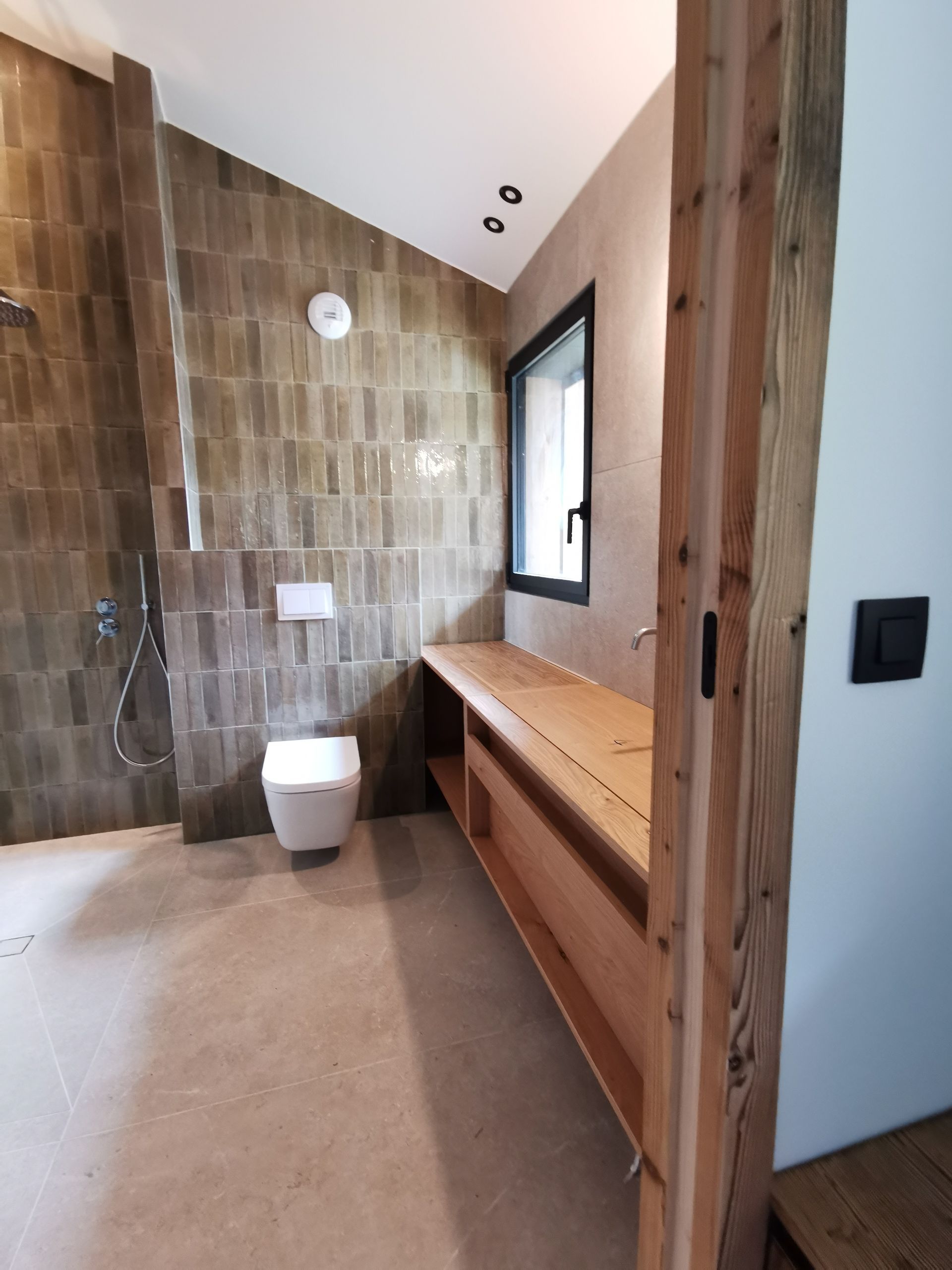 Une salle de bains rénovée