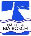 Logotipo azul con el contorno de un barco sobre el texto