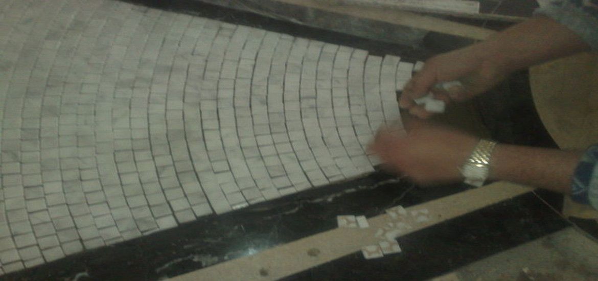 posa pavimento a mosaico