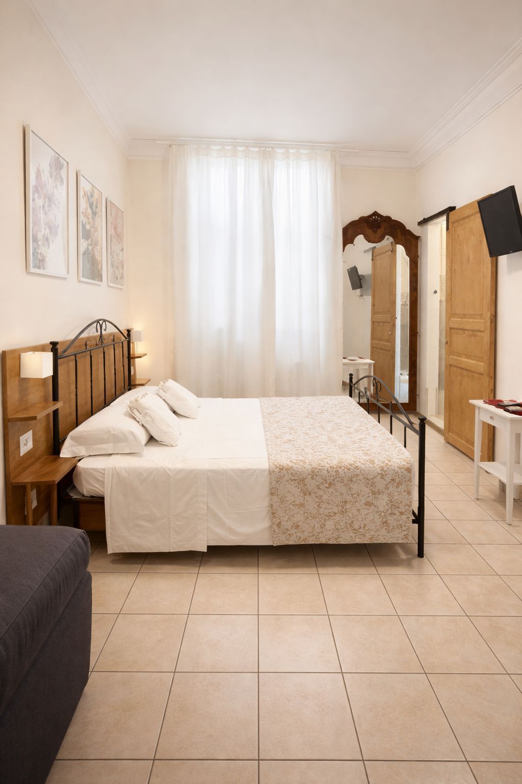 In The Center by Local Domus