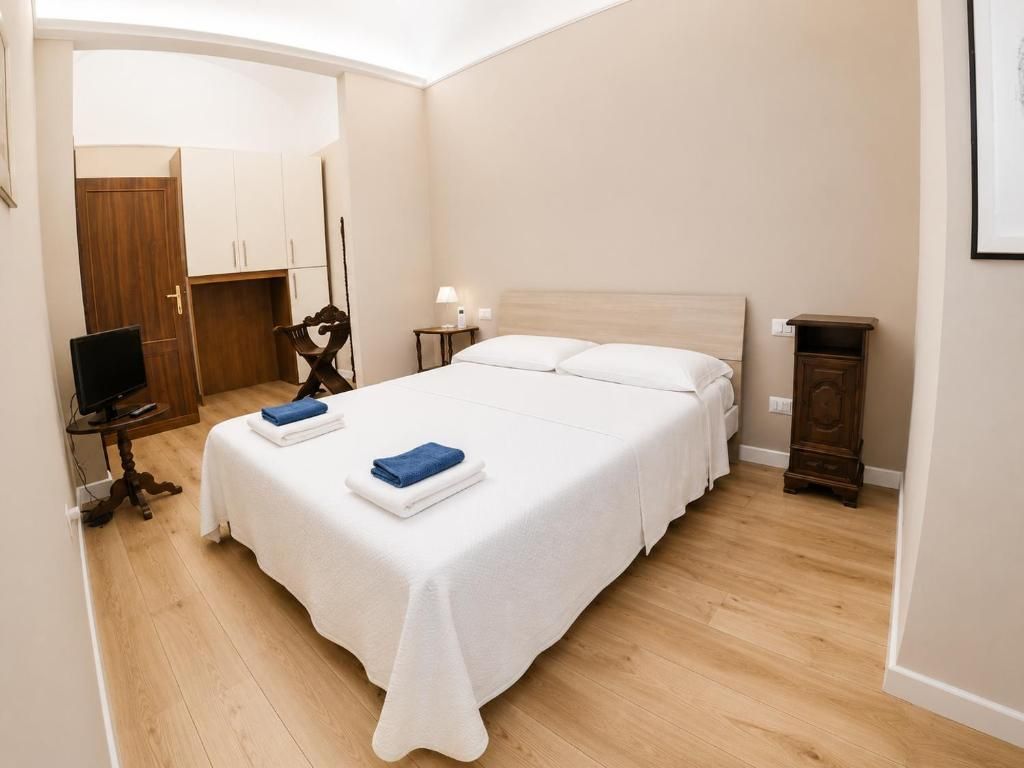 Camera 102 — Domus Conte