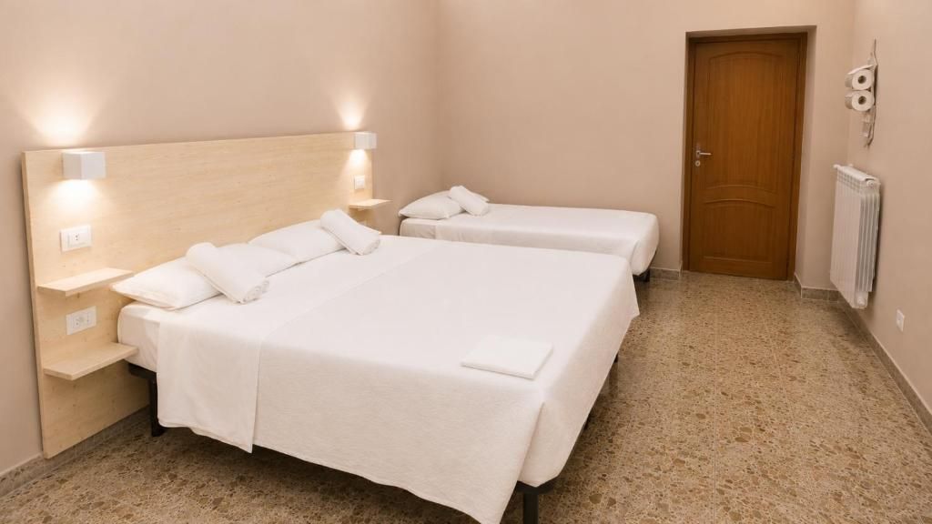 Camera 104 — Domus Conte