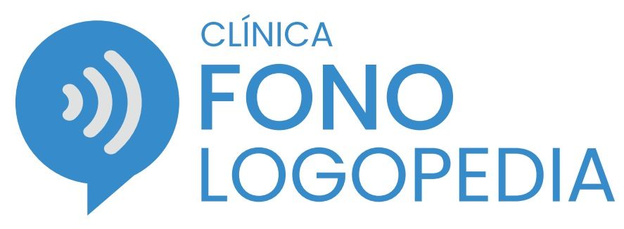 Logotipo para "Cl&iacute;nica Fono Logopedia", que presenta un globo de di&aacute;logo azul con ondas sonoras.