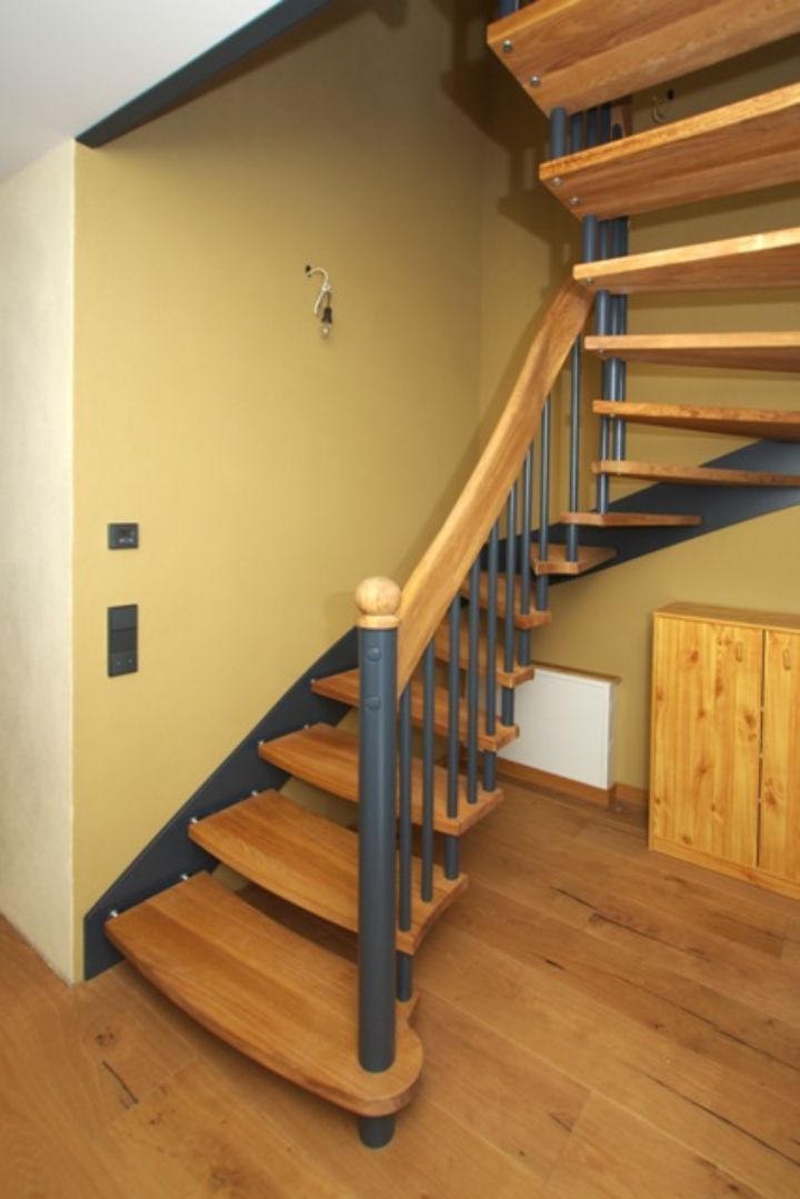 Bolzentreppe aus Holz