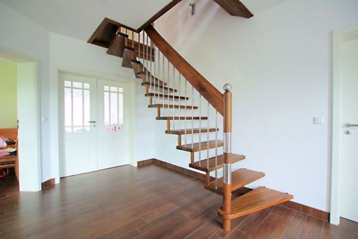 Bolzentreppe aus Holz