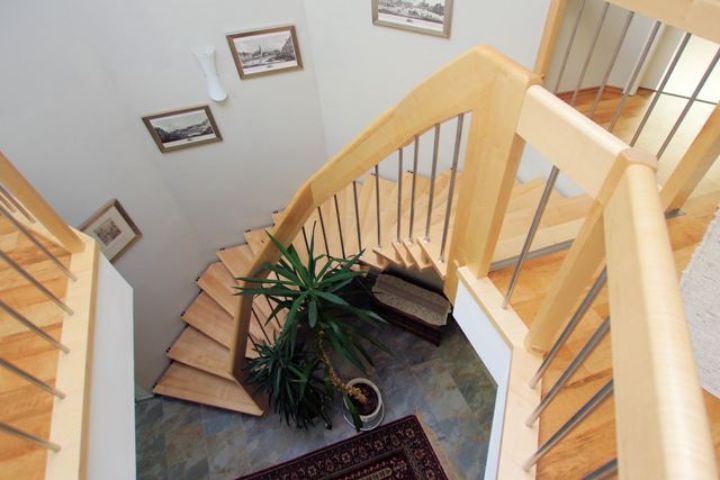 Bolzentreppe aus Holz