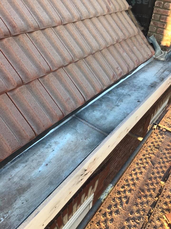 Chéneau de toit en zinc