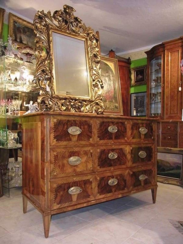 Antiquitäten am Schwanenwall Antike Kommode