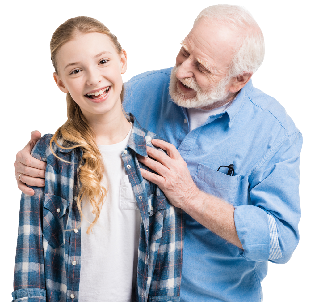 Un homme et une jeune fille sourient