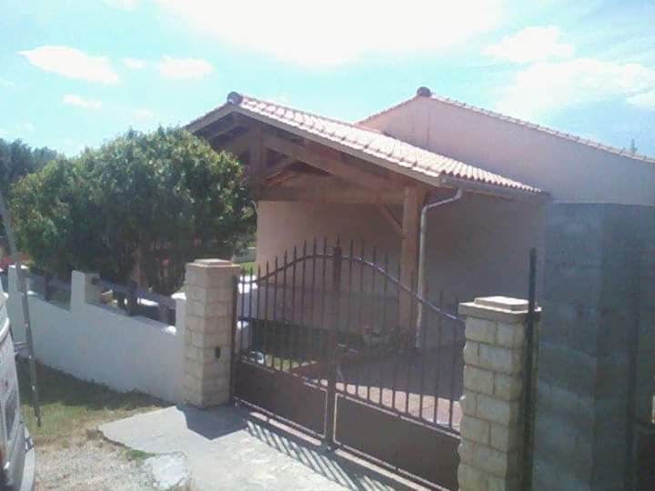 Grande pergola en bois