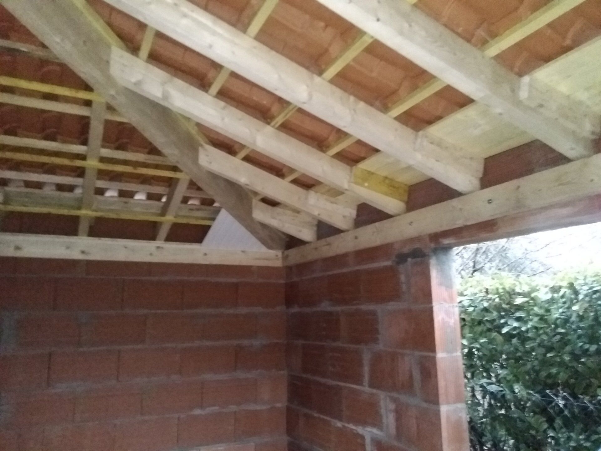 Travaux de charpente sur maison neuve