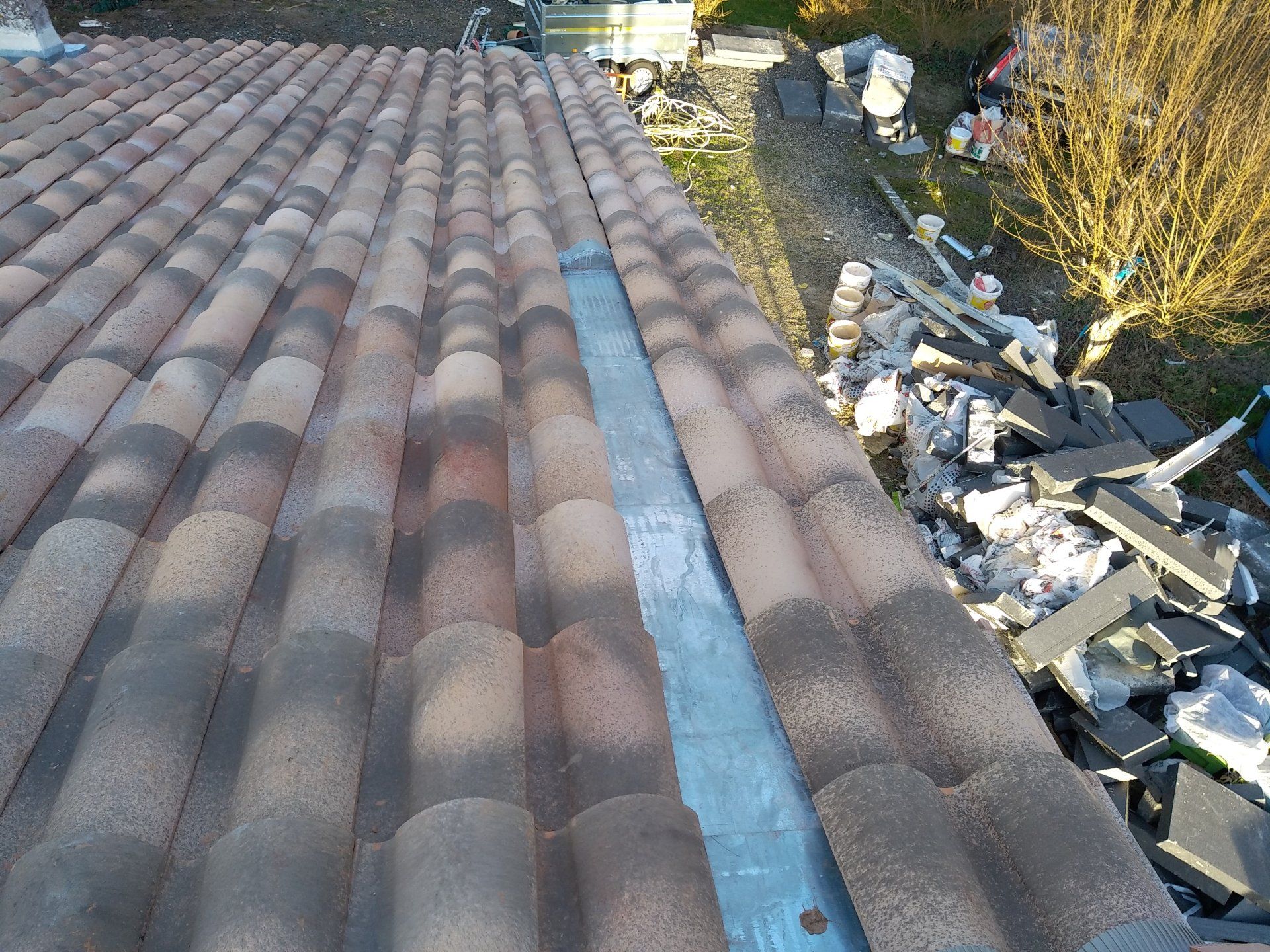 Couverture en tuiles usées 1