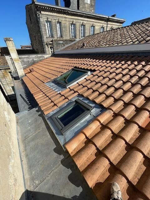 Remplacement et pose de fenêtre de toit et zinguerie sur mesures