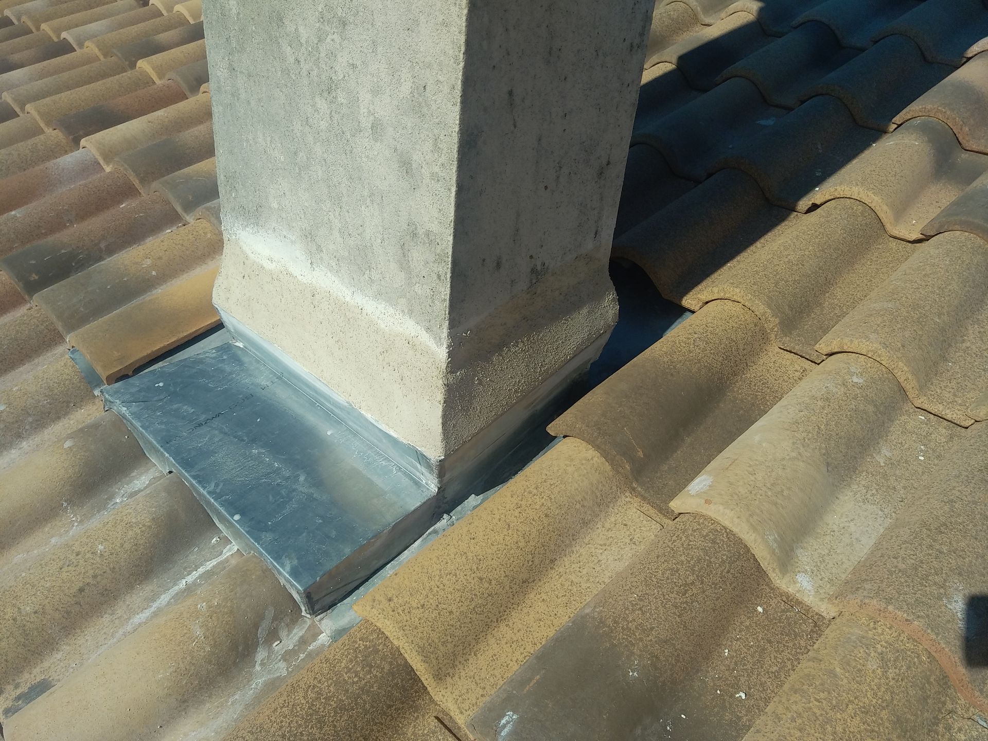 Façonnage d'un entourage de cheminée