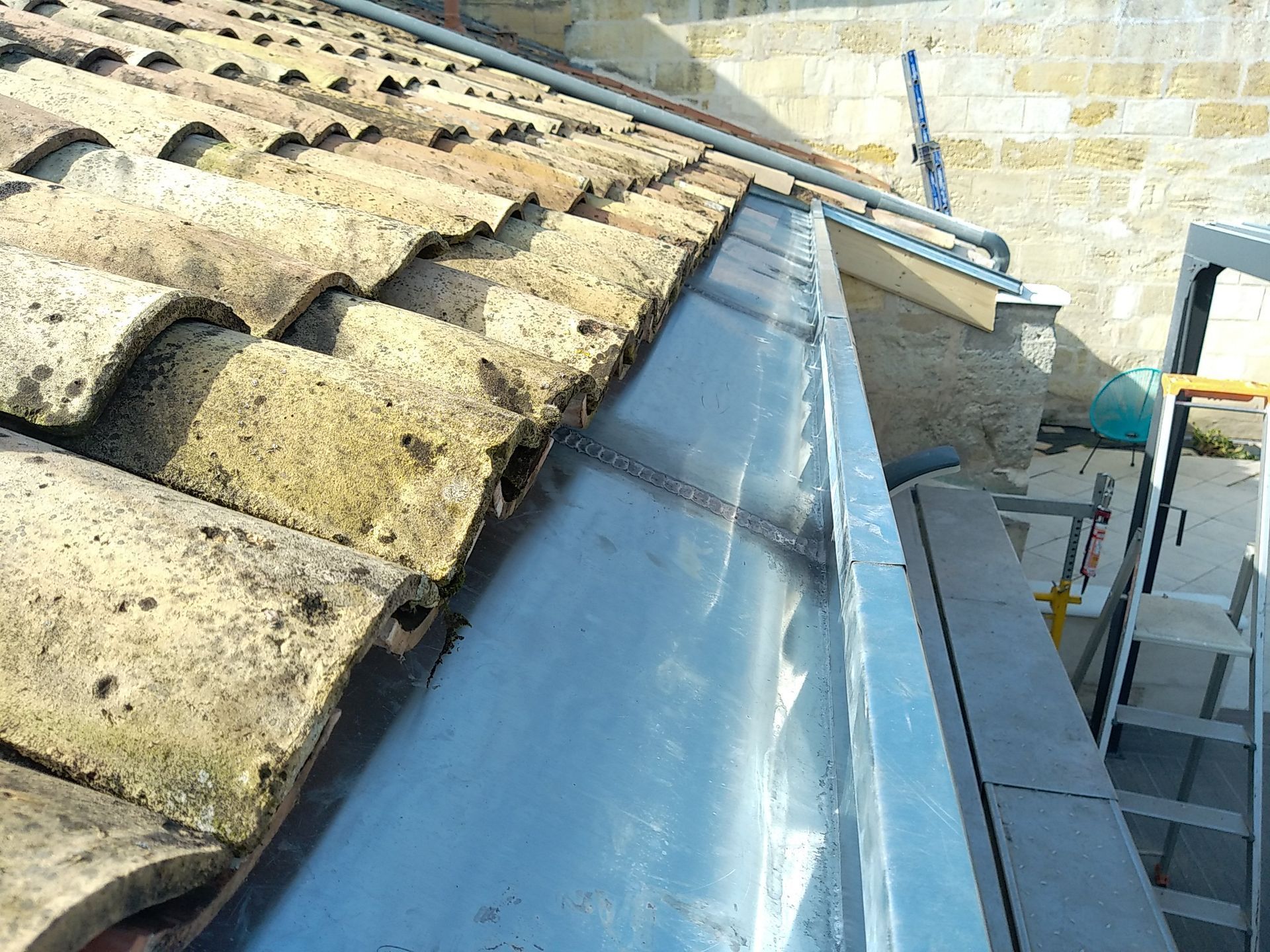 Réalisation d'un chéneau en zinc