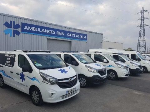 Ambulances devant les locaux de l'entreprise 