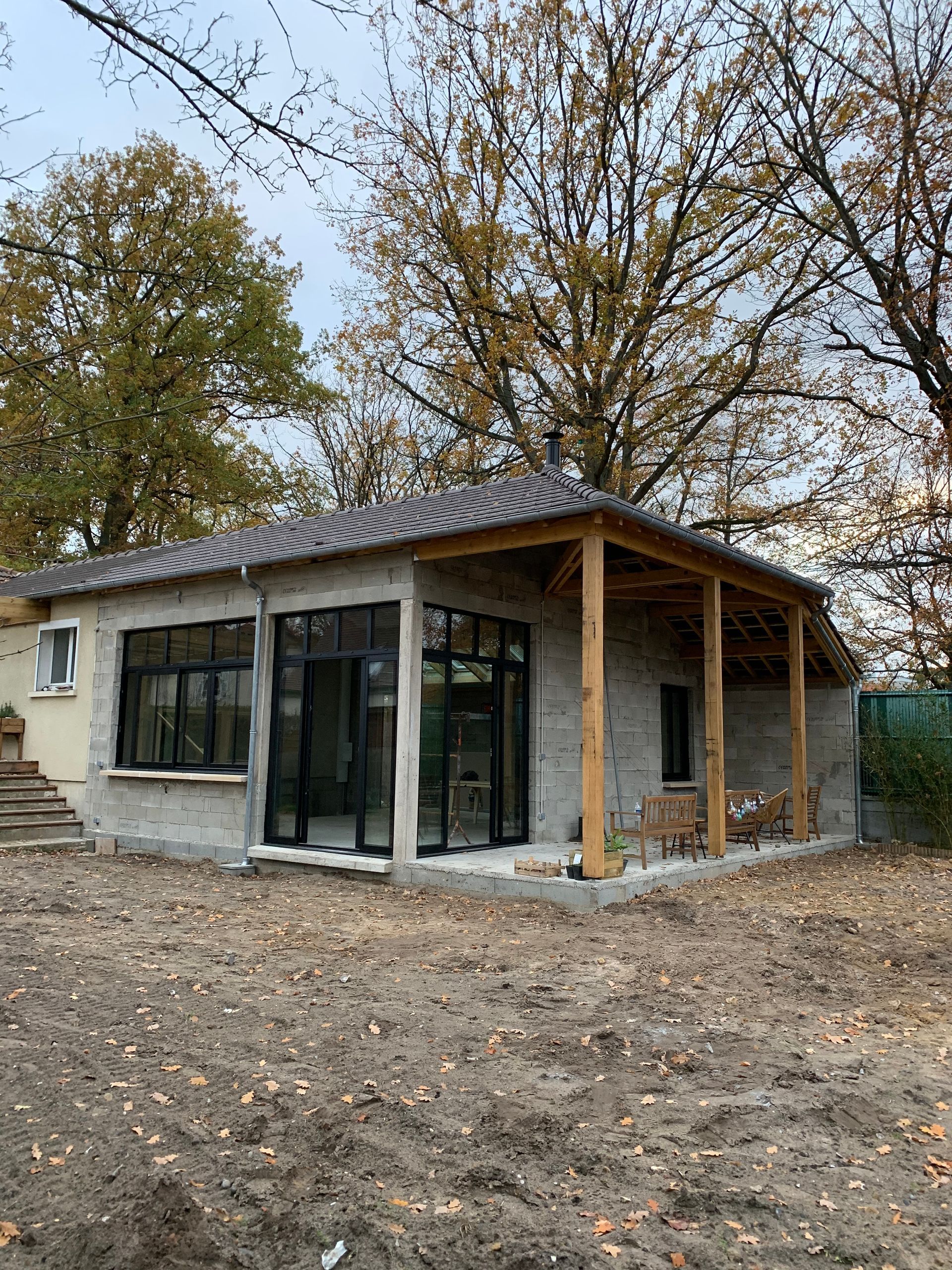 Agrandissement d'une maison avec la construction d'une pièce supplémentaire