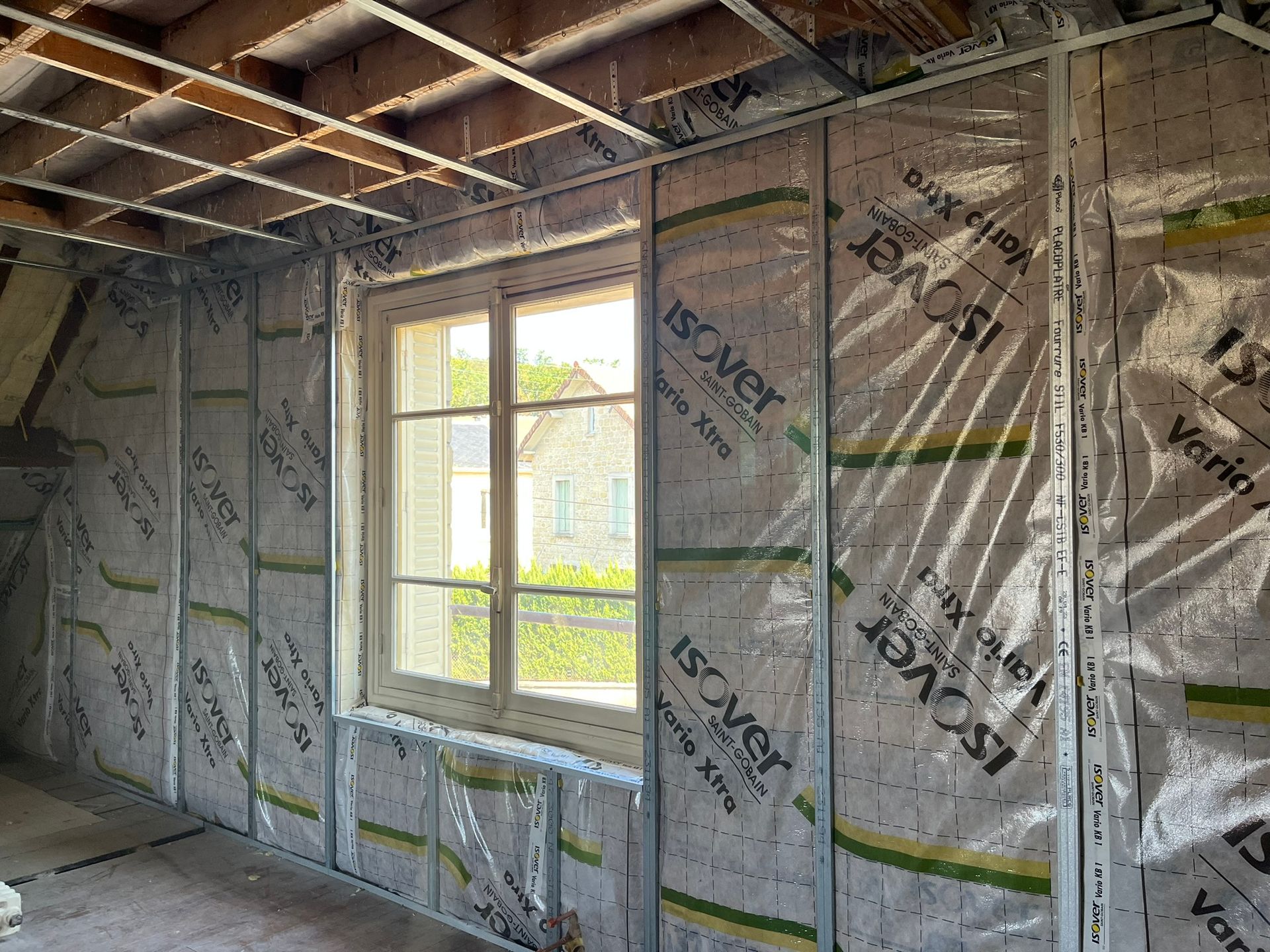 Isolation des murs intérieurs d'une maison