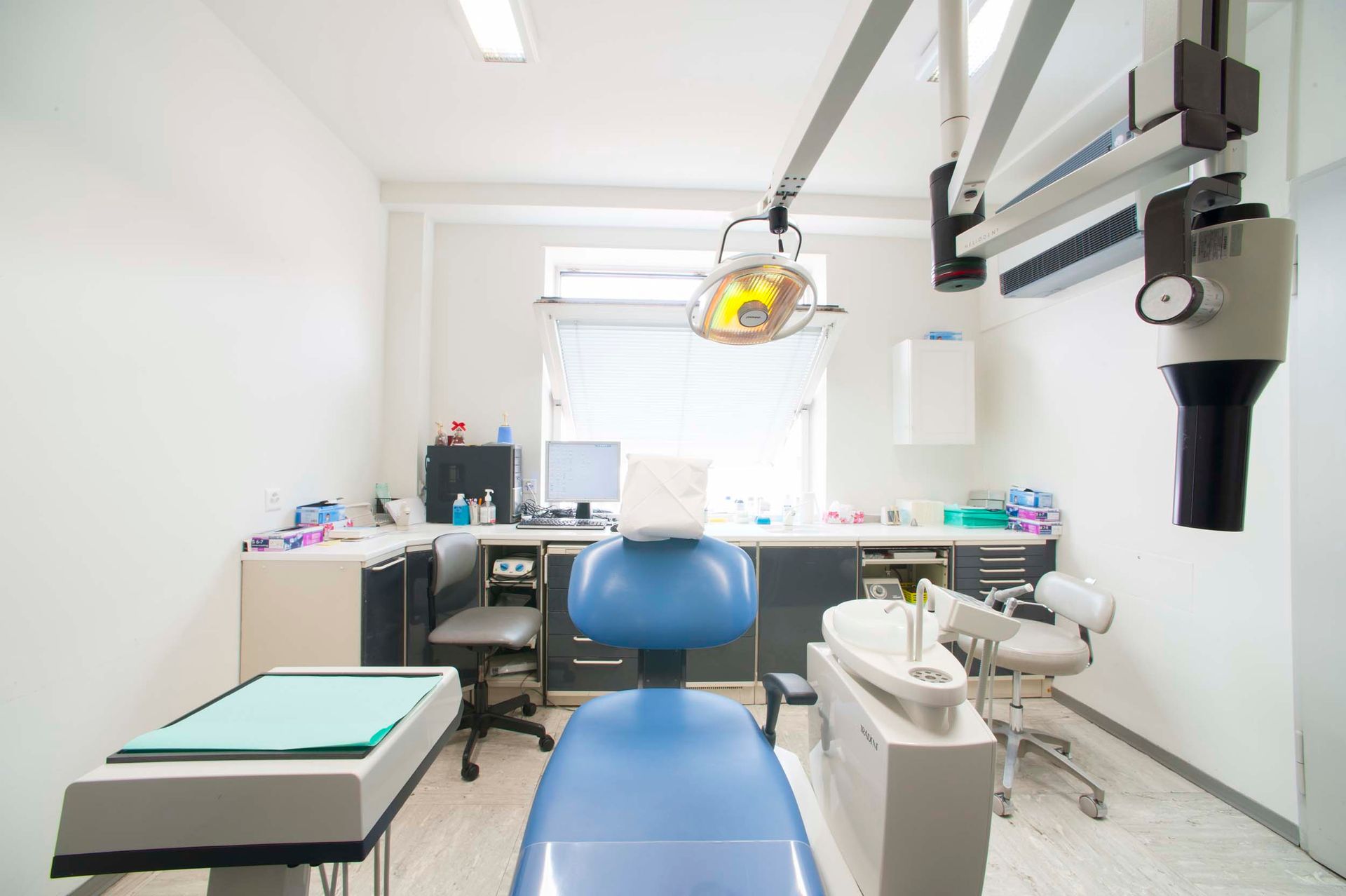Zahnarztpraxis - Zahnarztpraxis med., med. dent. Ginsberg Zürich - Zürich