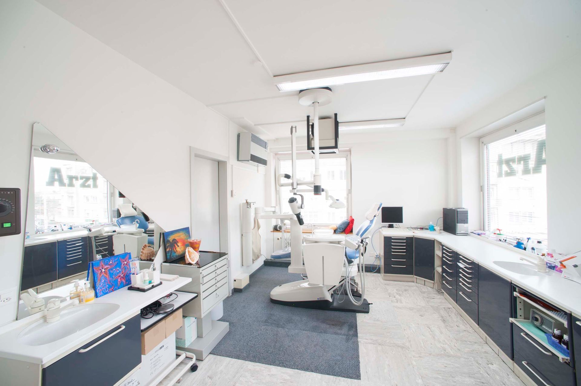 Zahnarztpraxis - Zahnarztpraxis med., med. dent. Ginsberg Zürich - Zürich