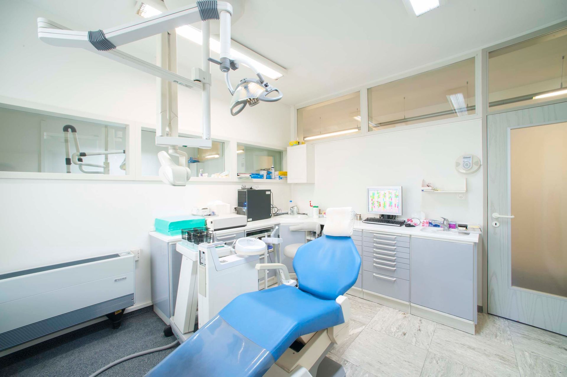 Zahnarztpraxis - Zahnarztpraxis med., med. dent. Ginsberg Zürich - Zürich