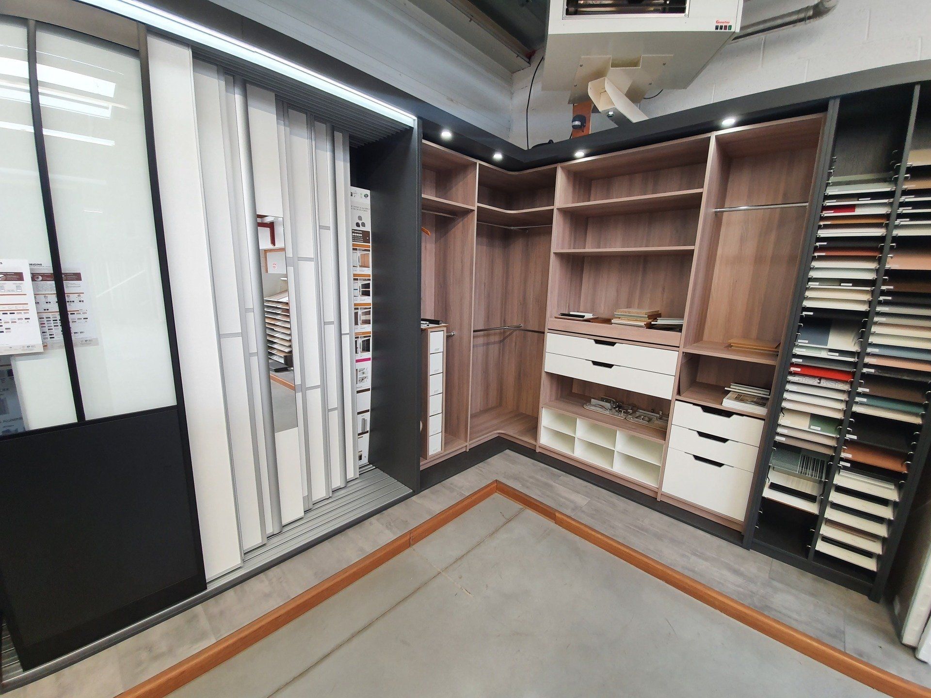 Dressing en bois et armoire