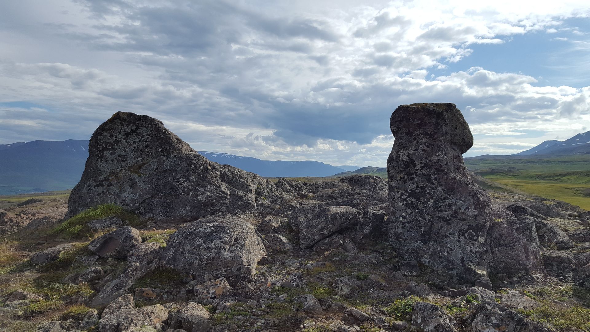 Barna- og fjölskylduferð. Steinmenn ofan Akureyrar