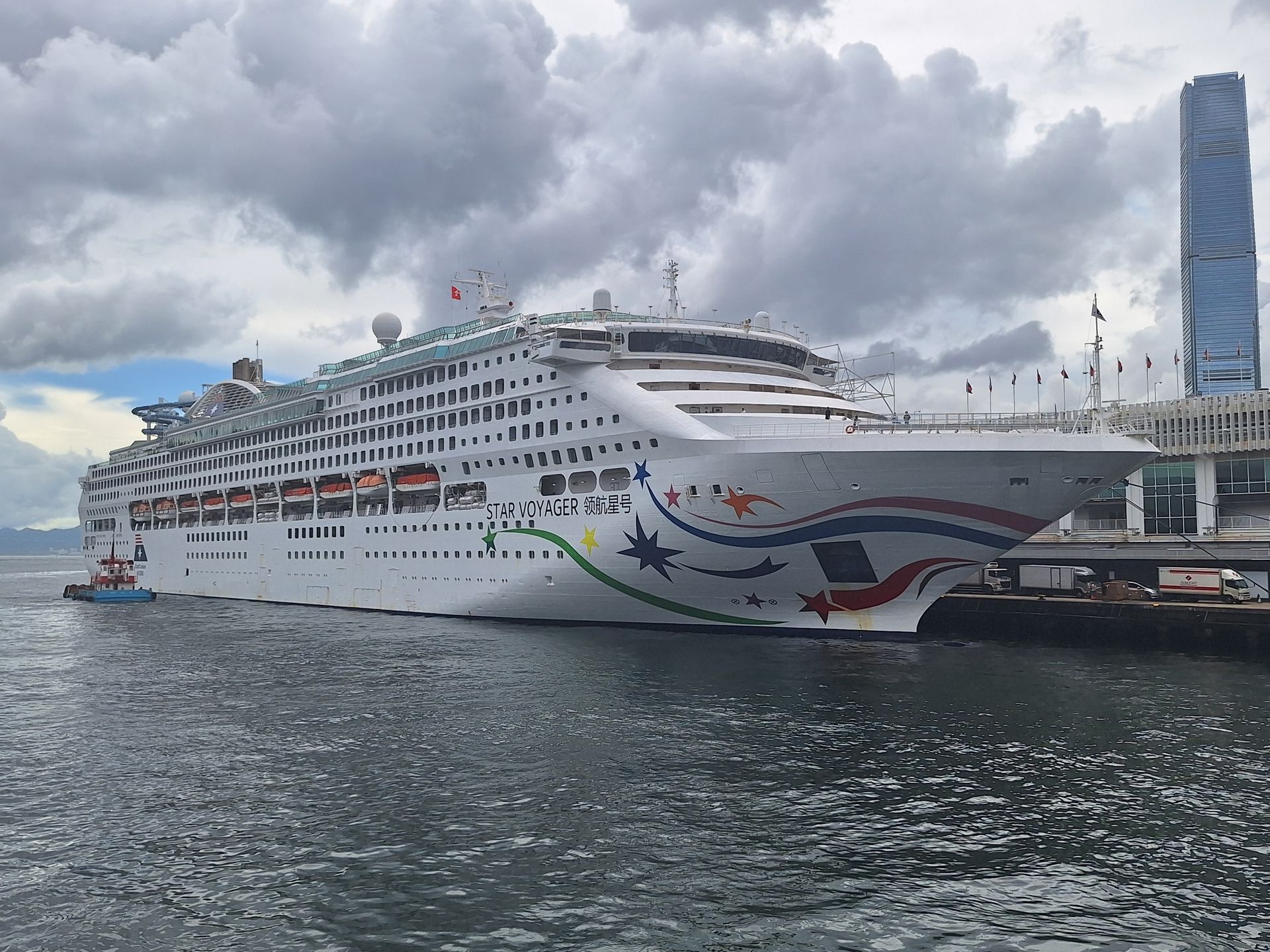 Star Voyager cruise ship sailing between Jakarta and Singapore | Cruise Continent