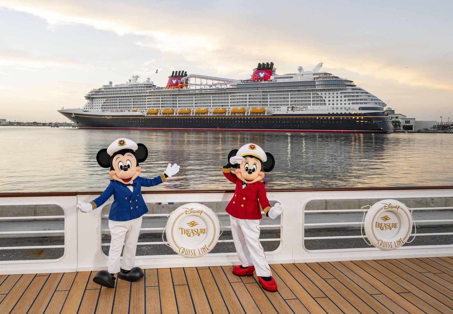 Deal of Alaska's icy trait point | Disney cruises| cruise travel agent