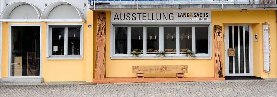 Ausstellung von aussen - Schreinerei Lang & Sachs - Aristau