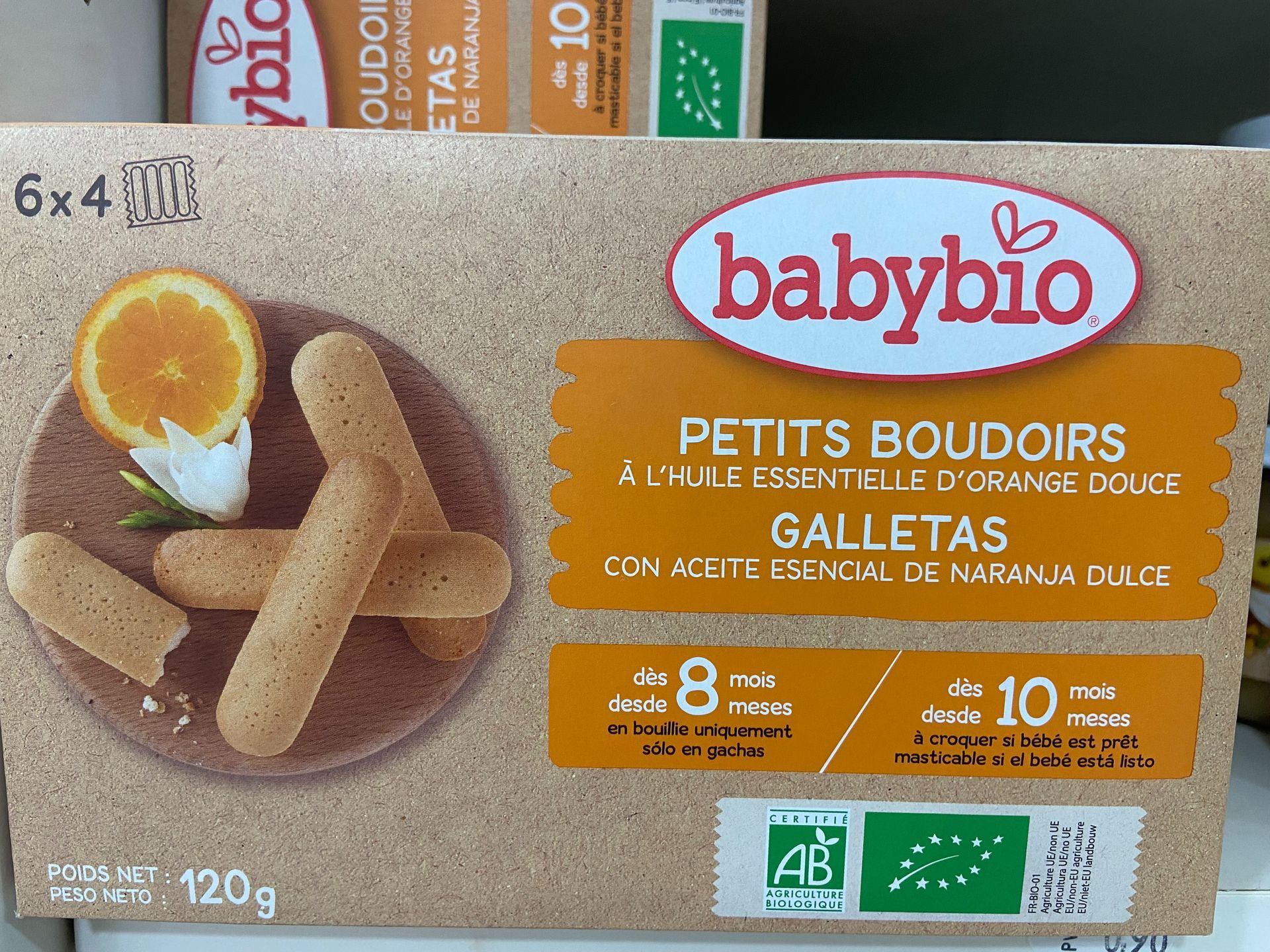 Una caja de galletas babybio petits boudoirs