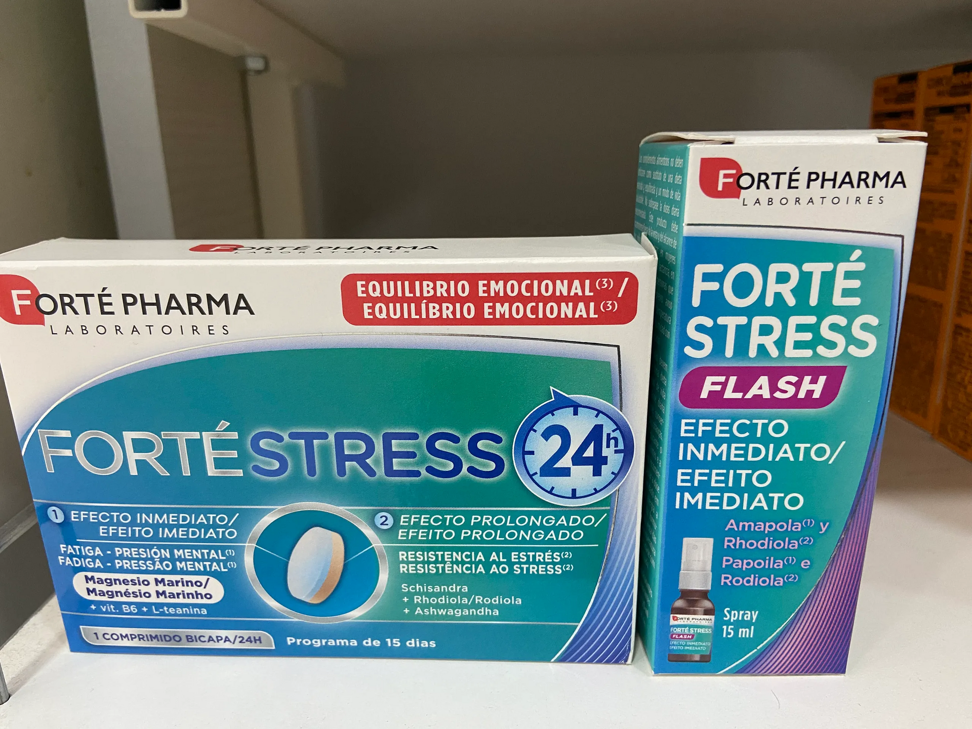 Una caja de Forte Stress 24 y una caja de Forte Stress Flash