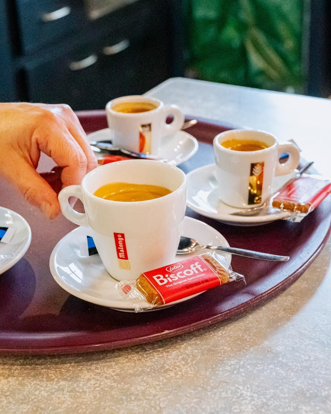 Des tasses de café.