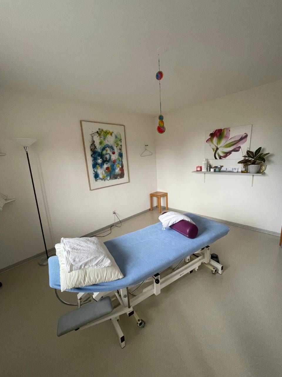 Behandlungsraum von der Praxis für Komplementärtherapie und Physiotherapie Brigitte S. Weber
