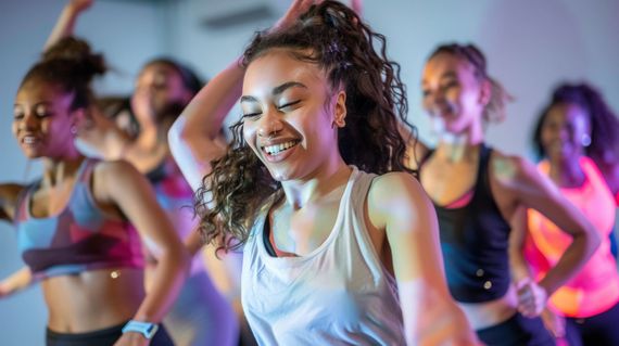 Des jeunes filles qui dansent