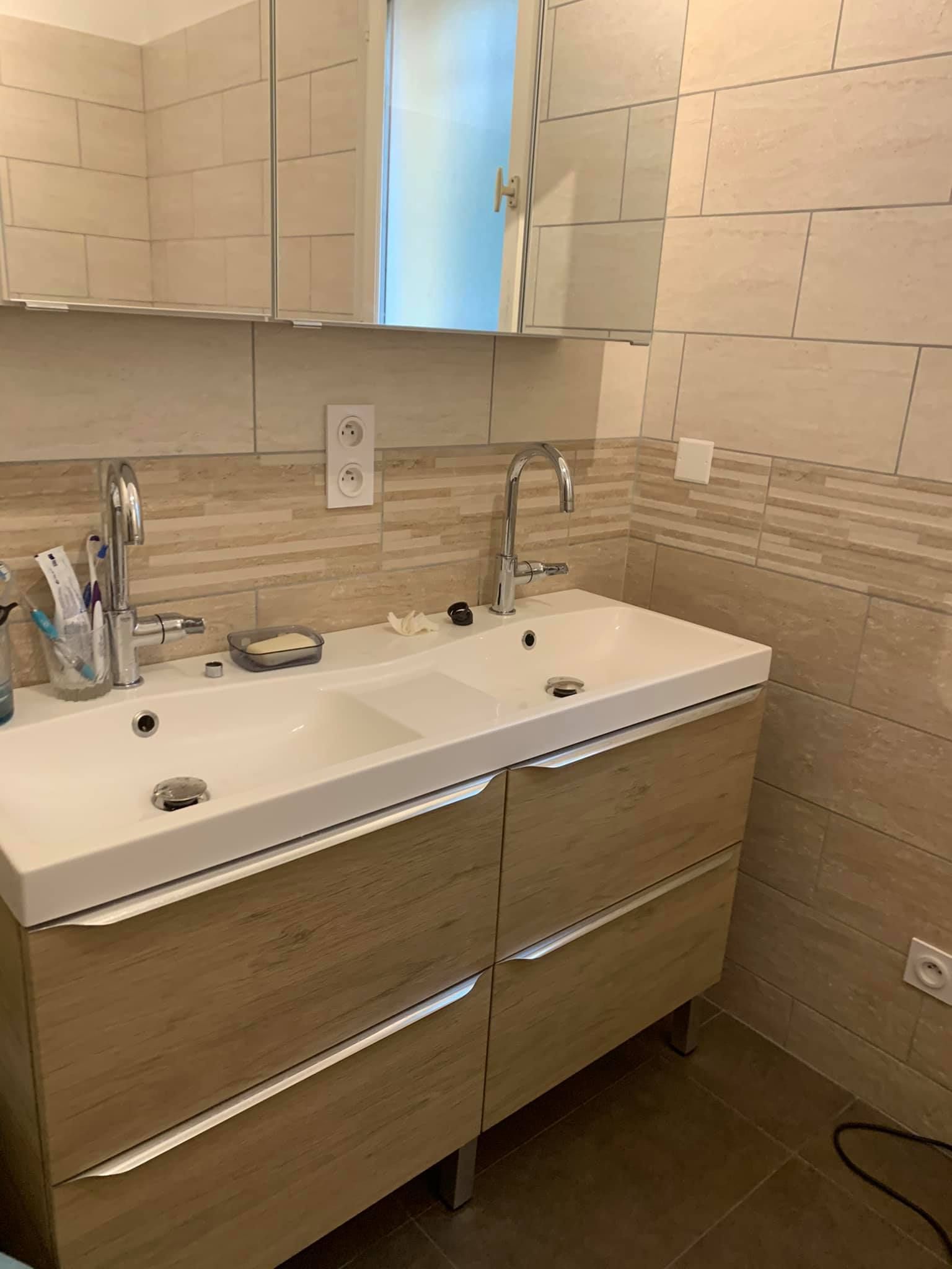 Menuiserie de salle de bains