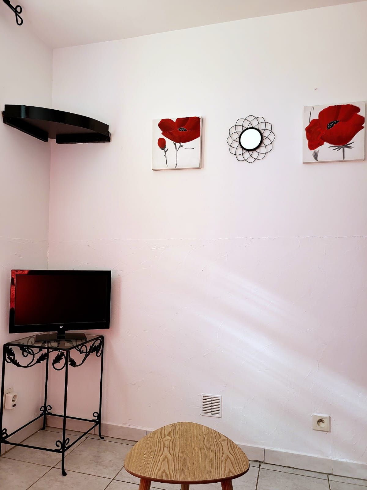 Télévision et décoration d'une chambre