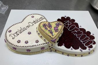 Drei Torten in Herzform