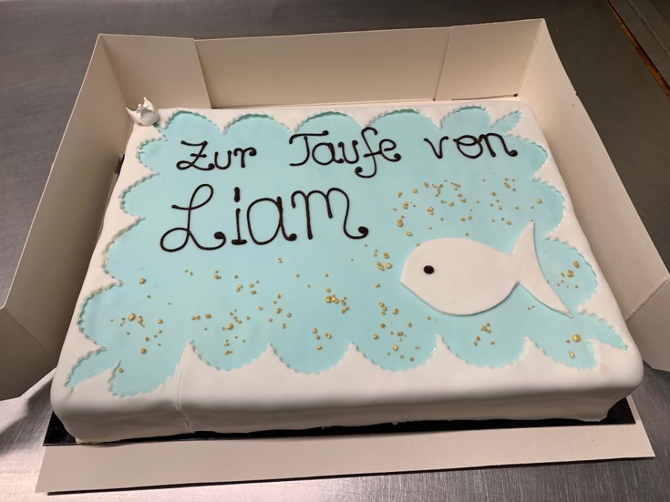 Tauftorte mit Fischmotiv