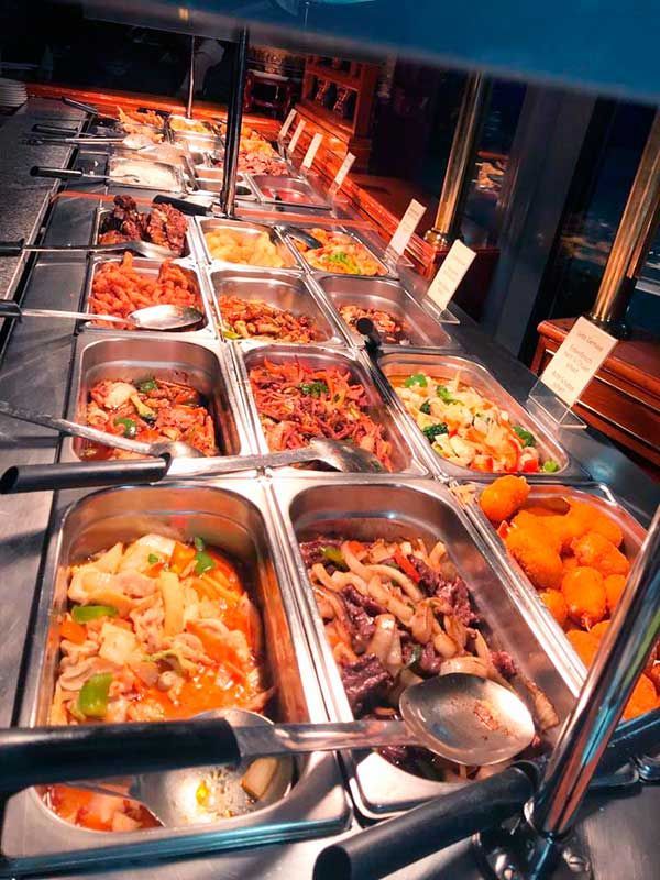 China Restaurant Goldene Sonne, Erlangen | Traditionelle chinesische Speisen Büffet: Das Büffet bietet alles an, was das Herz begehrt. Die perfekte Möglichkeit, um Verschiedenes durchzuprobieren!