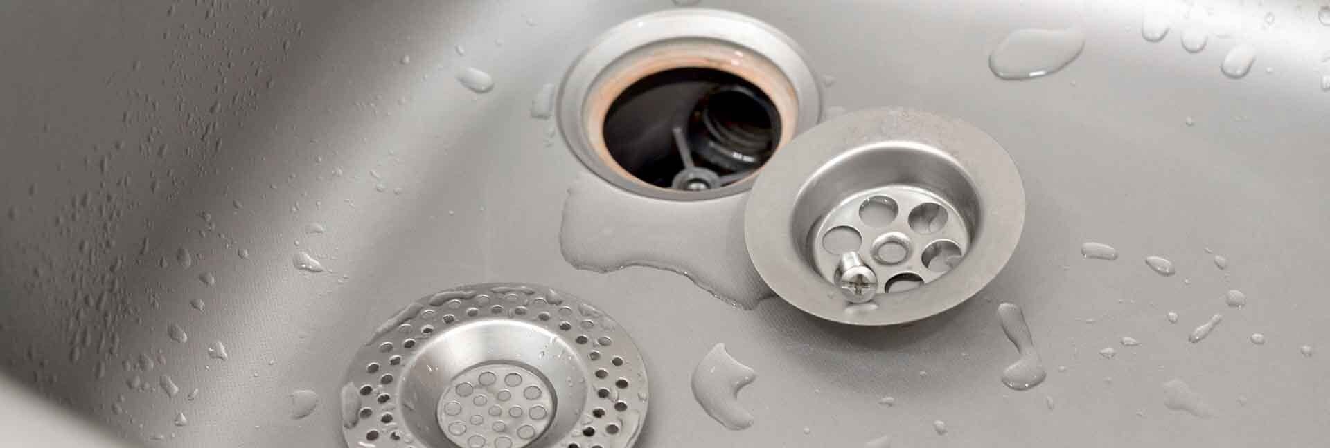 Lavabo et évacuation d'eau