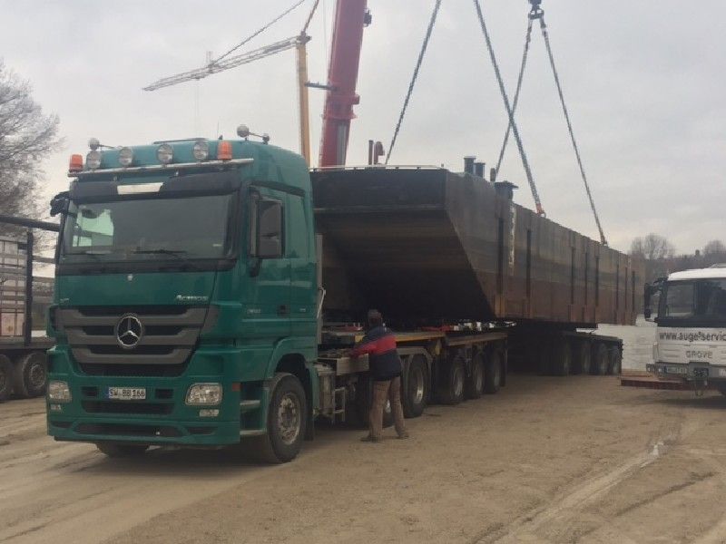 Transport von Pontons und Schuten Gewicht 35 bis 55 to