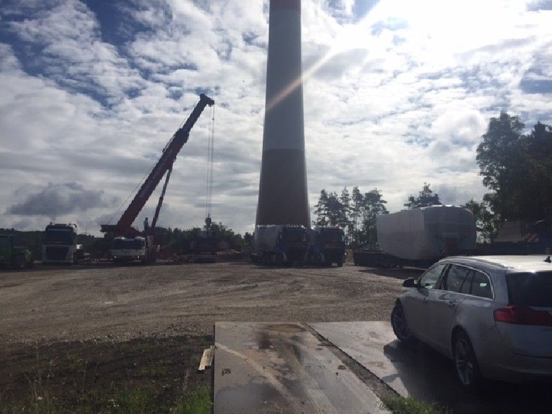 Montagearbeiten einer Silo Anlage mit 250 Tonnen Kran